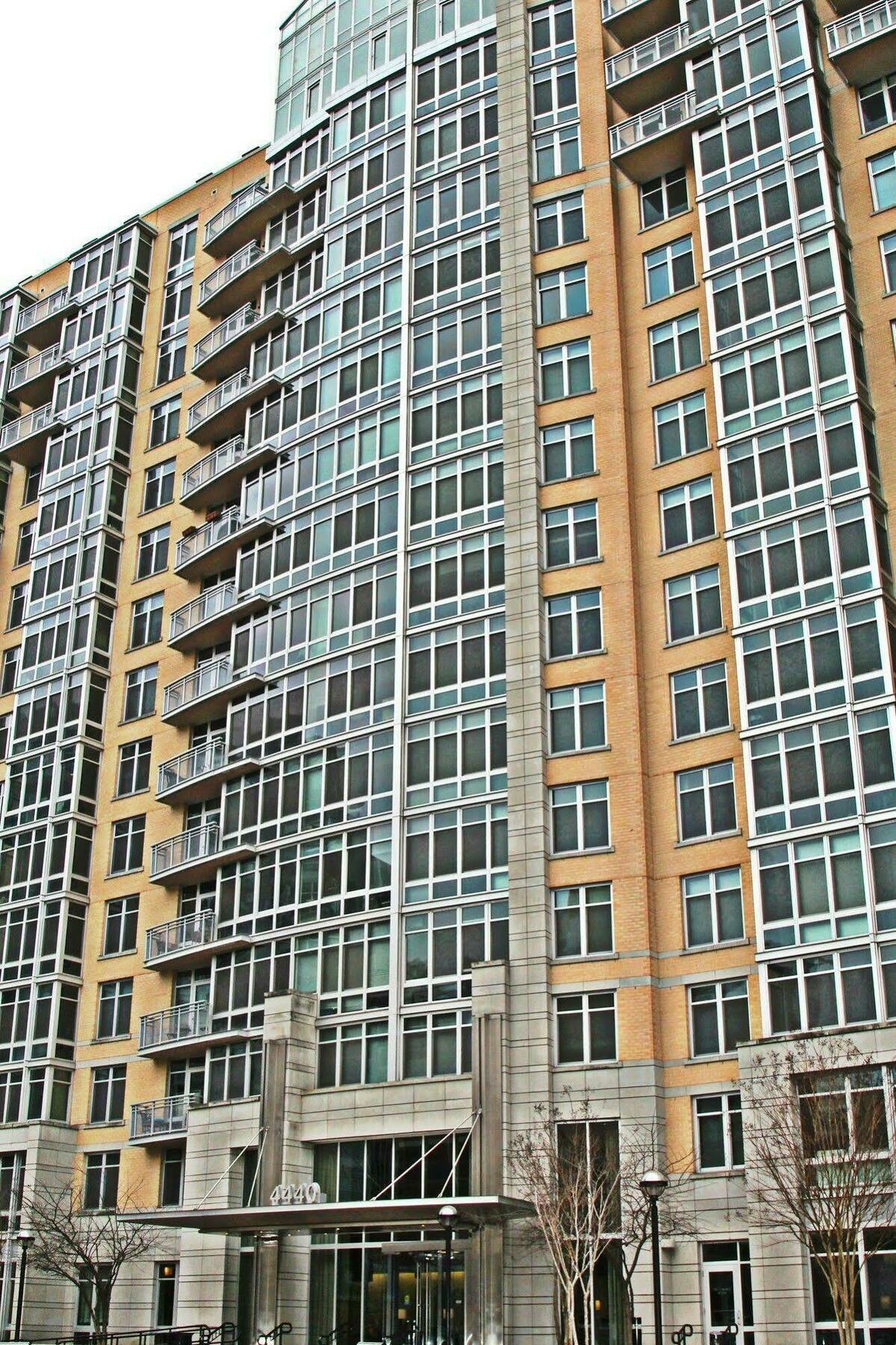 Weichert Suites At Wisconsin Place Chevy Chase Exterior photo